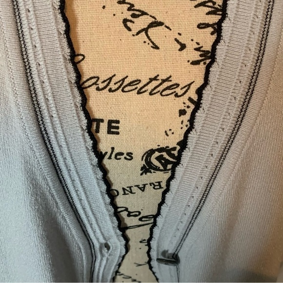 Jones New York Woman’s sky-blue belted cardigan. Size 1X - Picture 3 of 6